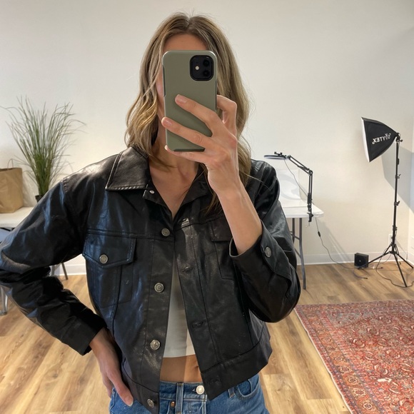 Meet your Posher, Charlotte - Picture 2 of 2